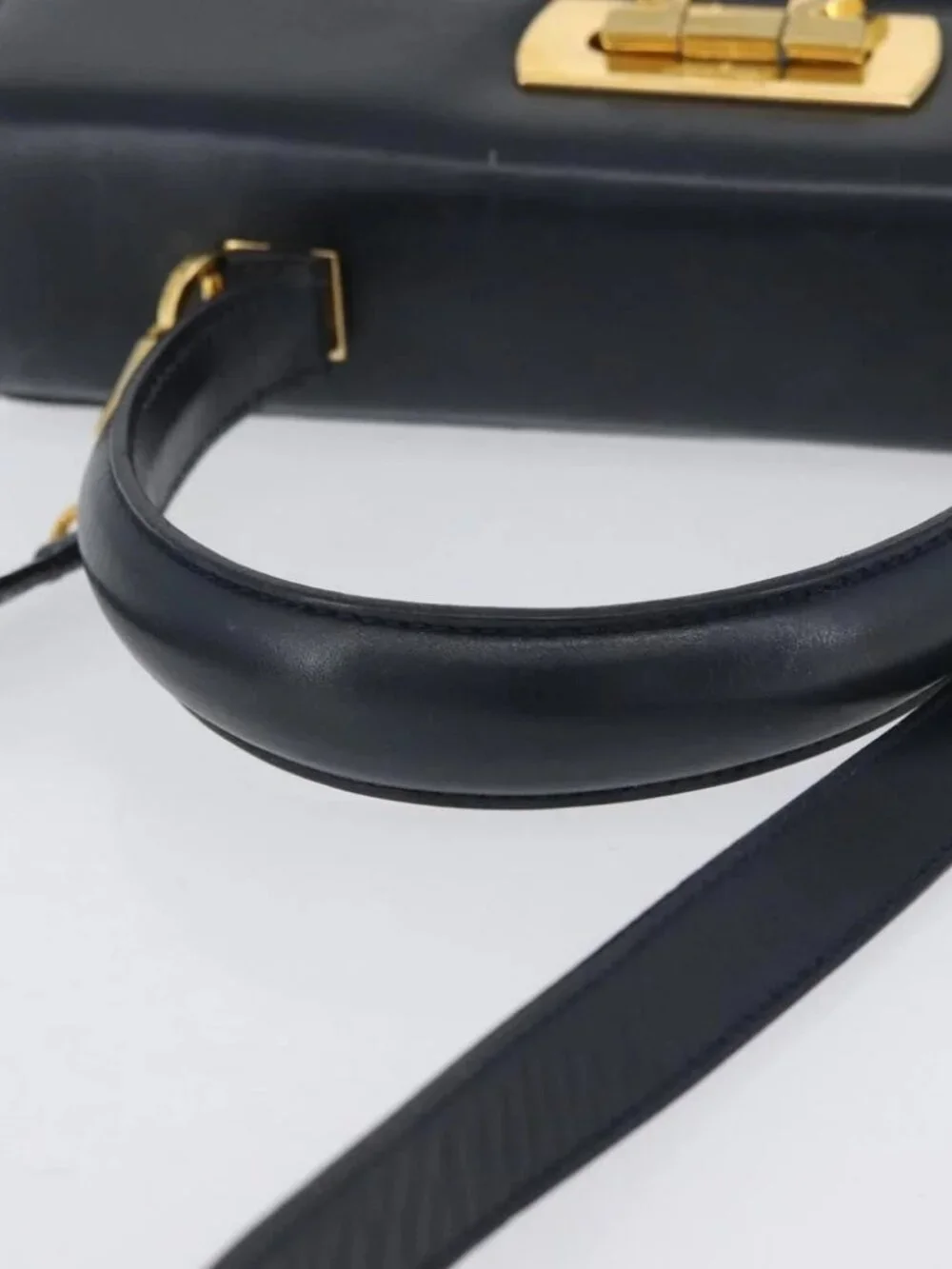 Salvatore Ferragamo Gancini Hand Bag Leather 2way Navy Gold Auth AMZ378